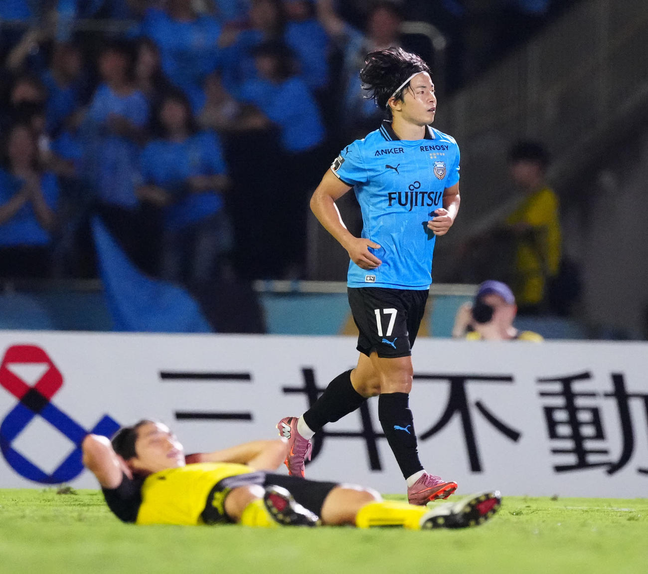川崎F対柏　前半、ゴールを決めた川崎F伊藤（撮影・江口和貴）