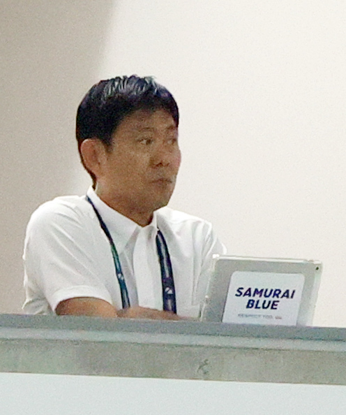 C大阪対京都戦を視察するサッカー日本代表の森保監督（撮影・上山淳一）