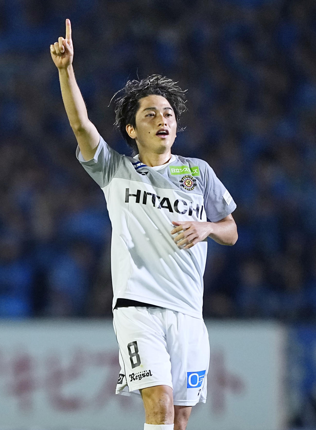 川崎―柏　後半、ゴールを決め喜ぶ柏・小泉（共同）