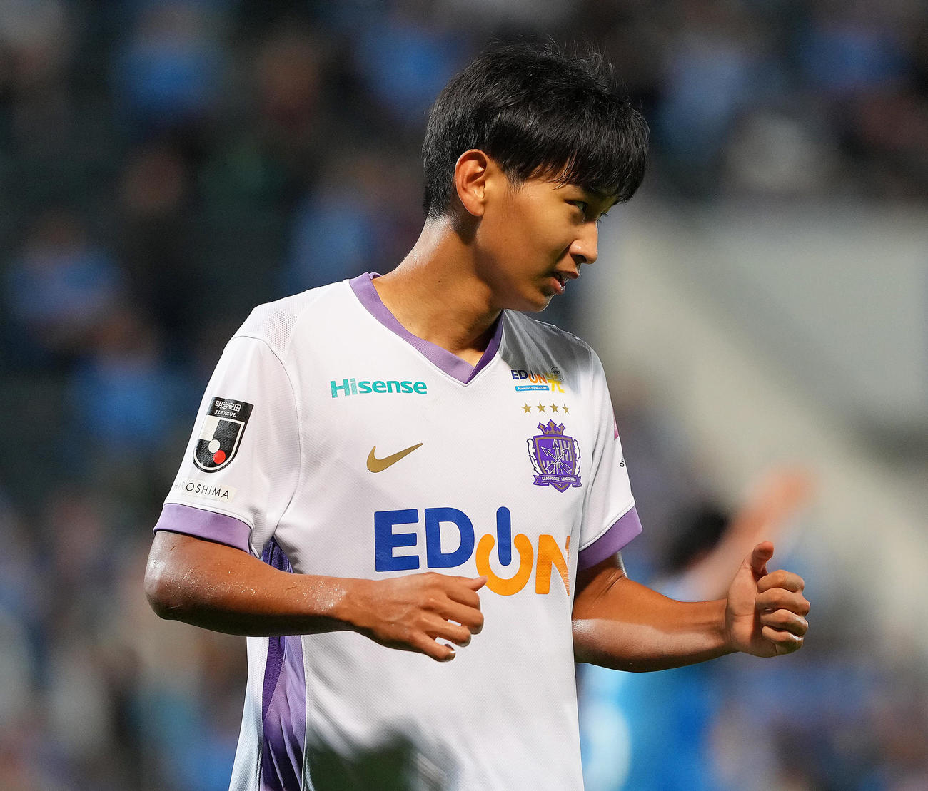 横浜FC対広島　前半、先制ゴールを決めた広島中島（撮影・足立雅史）