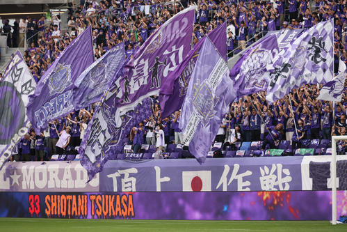 広島対横浜FC　応援する広島サポーター（撮影・加藤孝規）