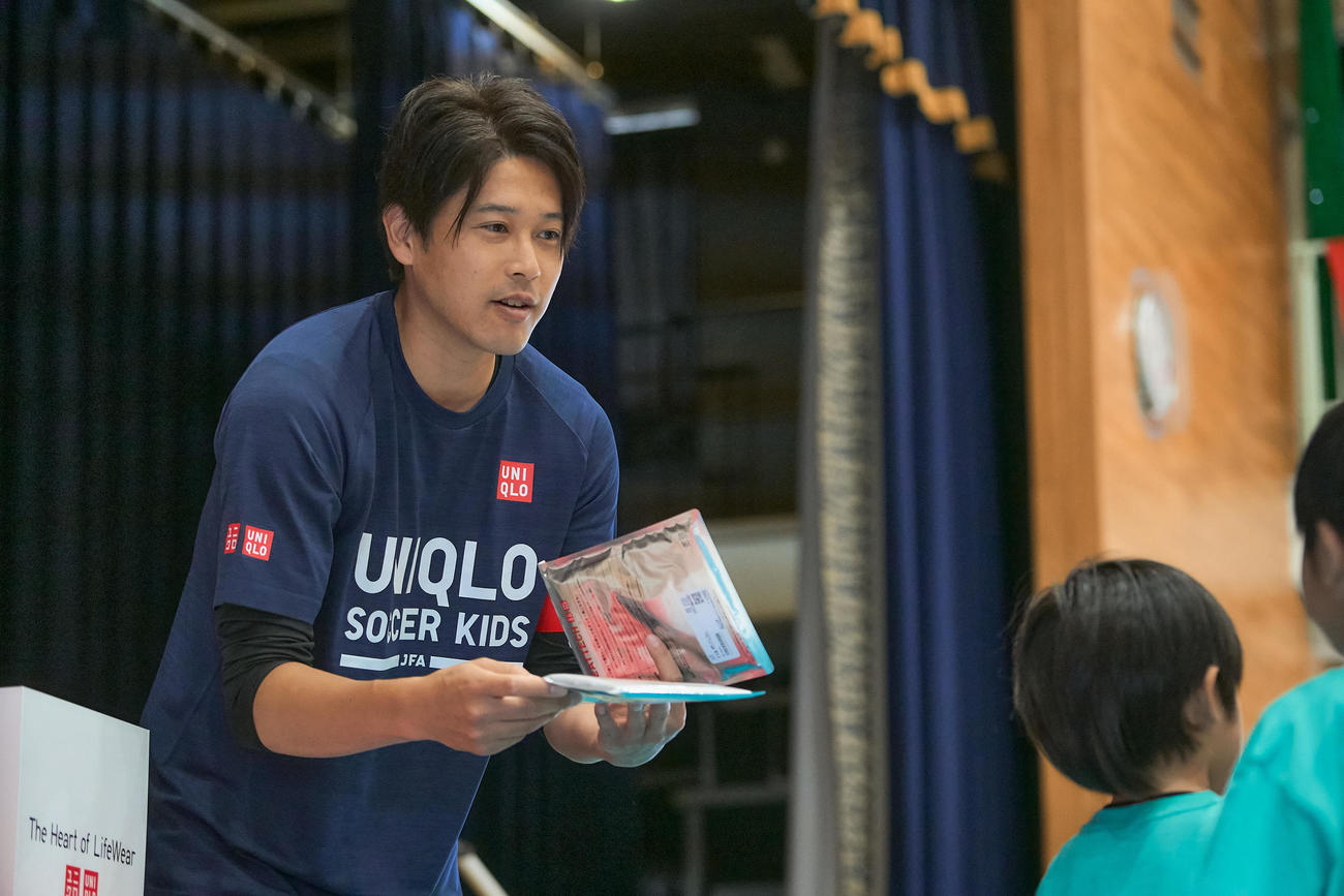 石川・輪島市でサッカーフェスティバルを行った元日本代表DF内田篤人氏