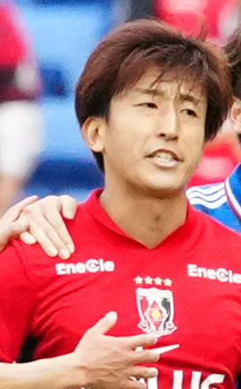 横浜対浦和　後半追加タイム、退場となり引き揚げる浦和金子（2025年10月18日撮影）