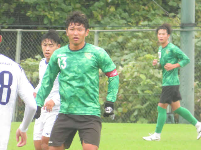 キャプテンマークを巻いて元気な声を響かせた東京Vの山田剛綺