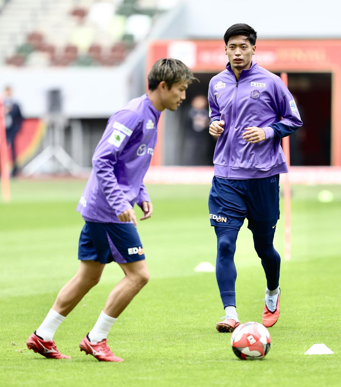 前日練習に臨む広島木下（右）（撮影・河田真司）