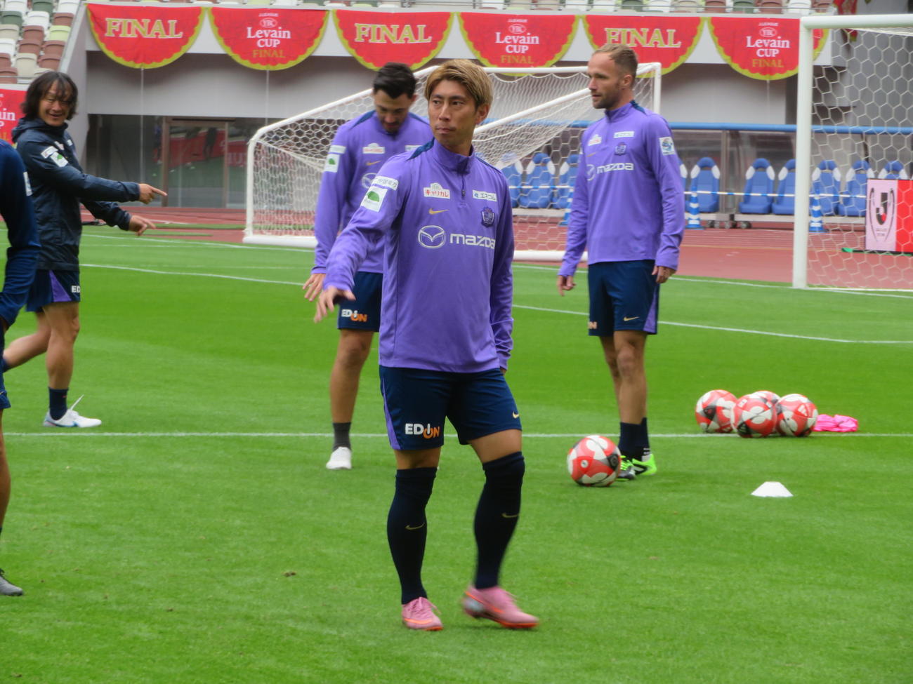 ルヴァン杯決勝に向けて最終調整した広島MF茶島雄介（佐藤成）