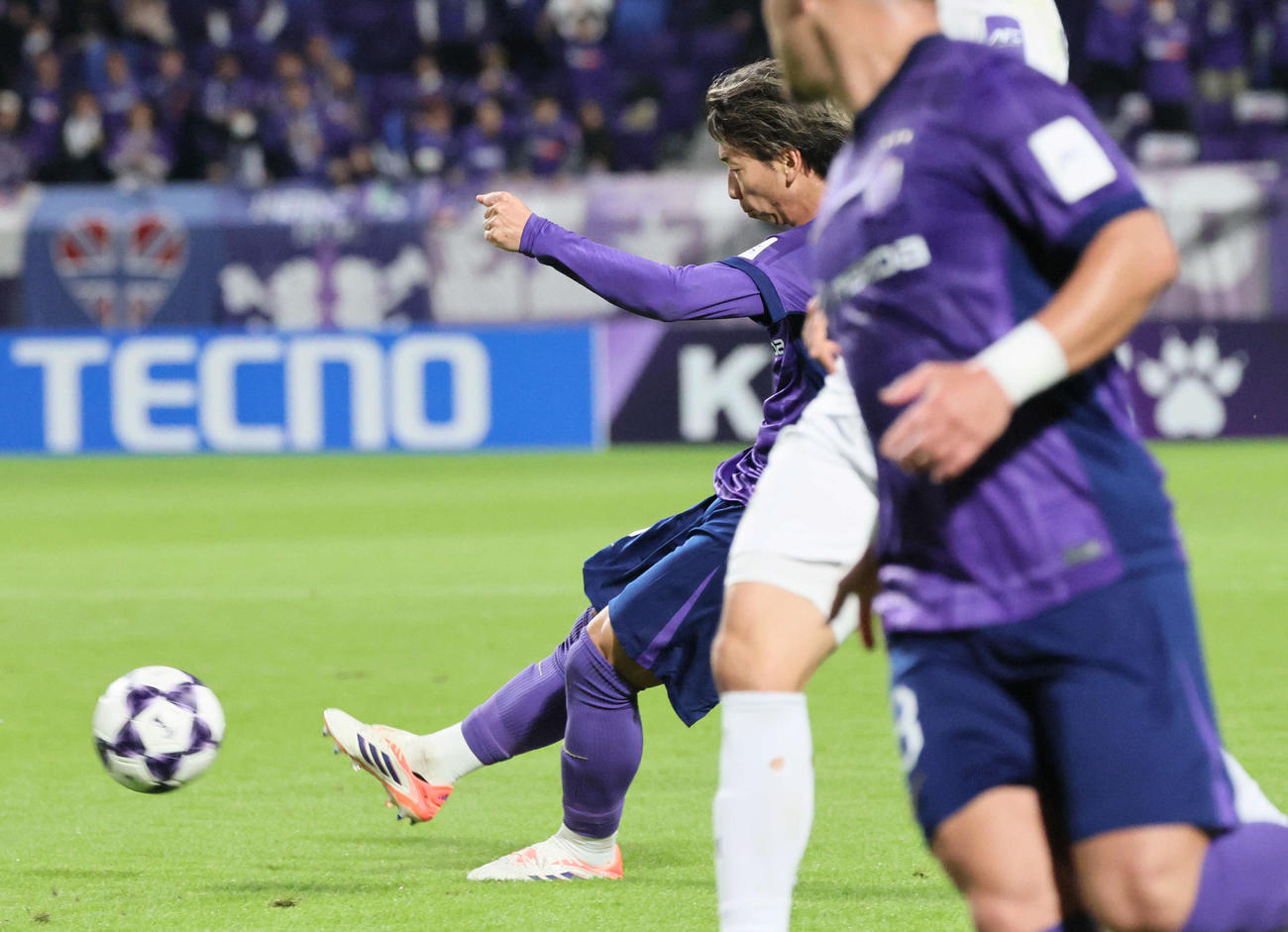ACLE広島対江原FC　前半　広島川辺駿のシュートは決まらず（撮影・加藤孝規）