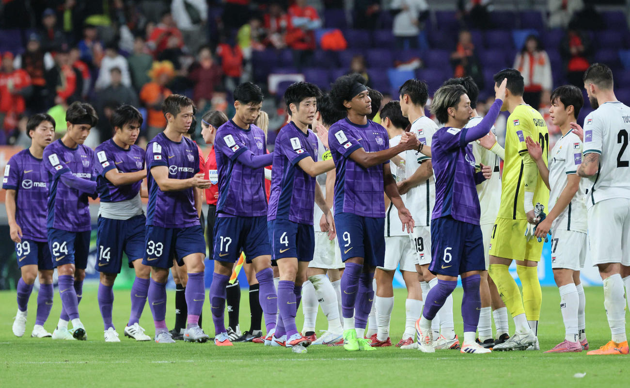 ACLE広島対江原FC　勝利した広島イレブン（撮影・加藤孝規）