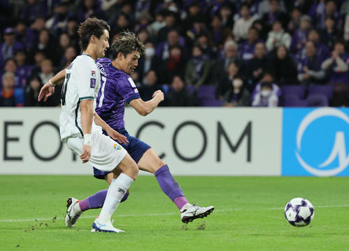 ACLE広島対江原FC　後半　広島加藤のシュートは決まらず（撮影・加藤孝規）