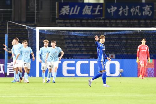 町田対メルボルンC　前半、オウンゴールした町田昌子（撮影・宮地輝）