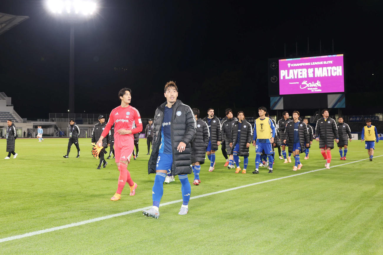 町田対メルボルンC　敗れて厳しい表情の町田の選手たち（撮影・宮地輝）