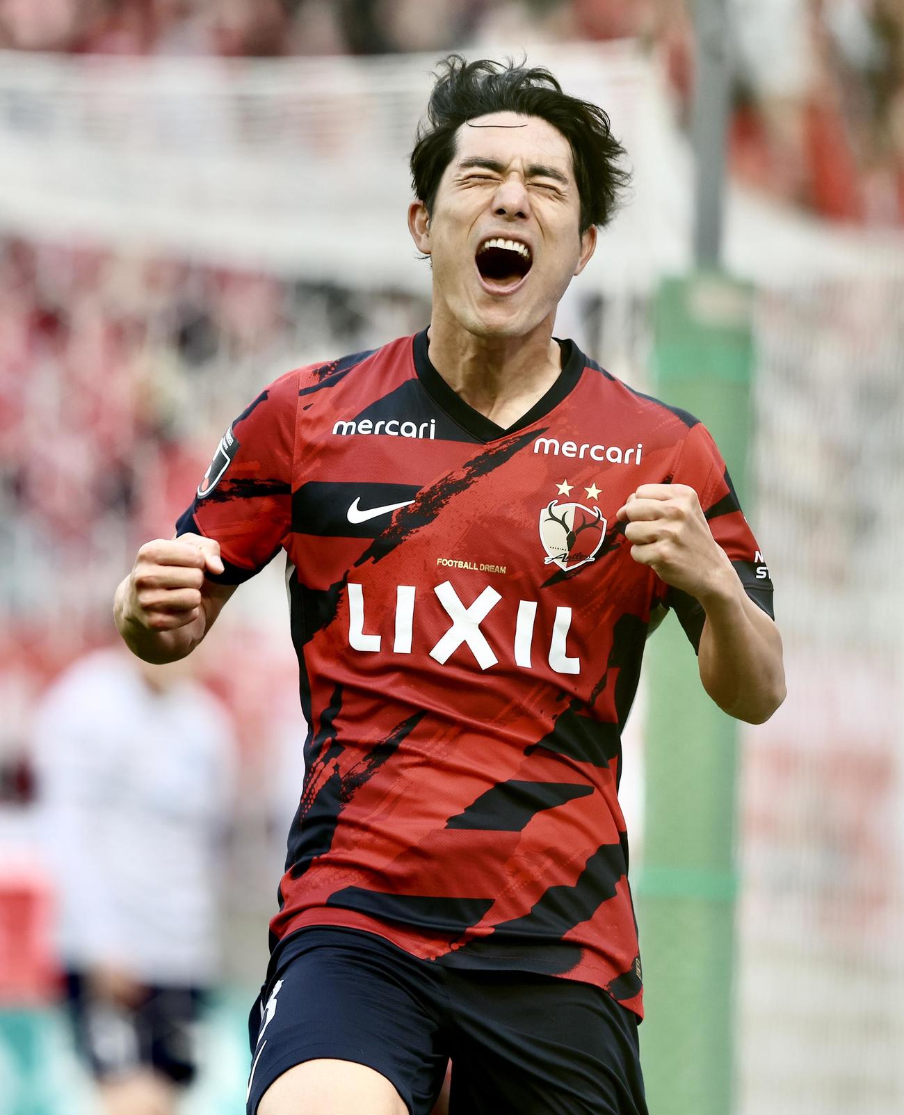 鹿島対横浜FC　後半、ゴールを決める鹿島知念（撮影・河田真司）