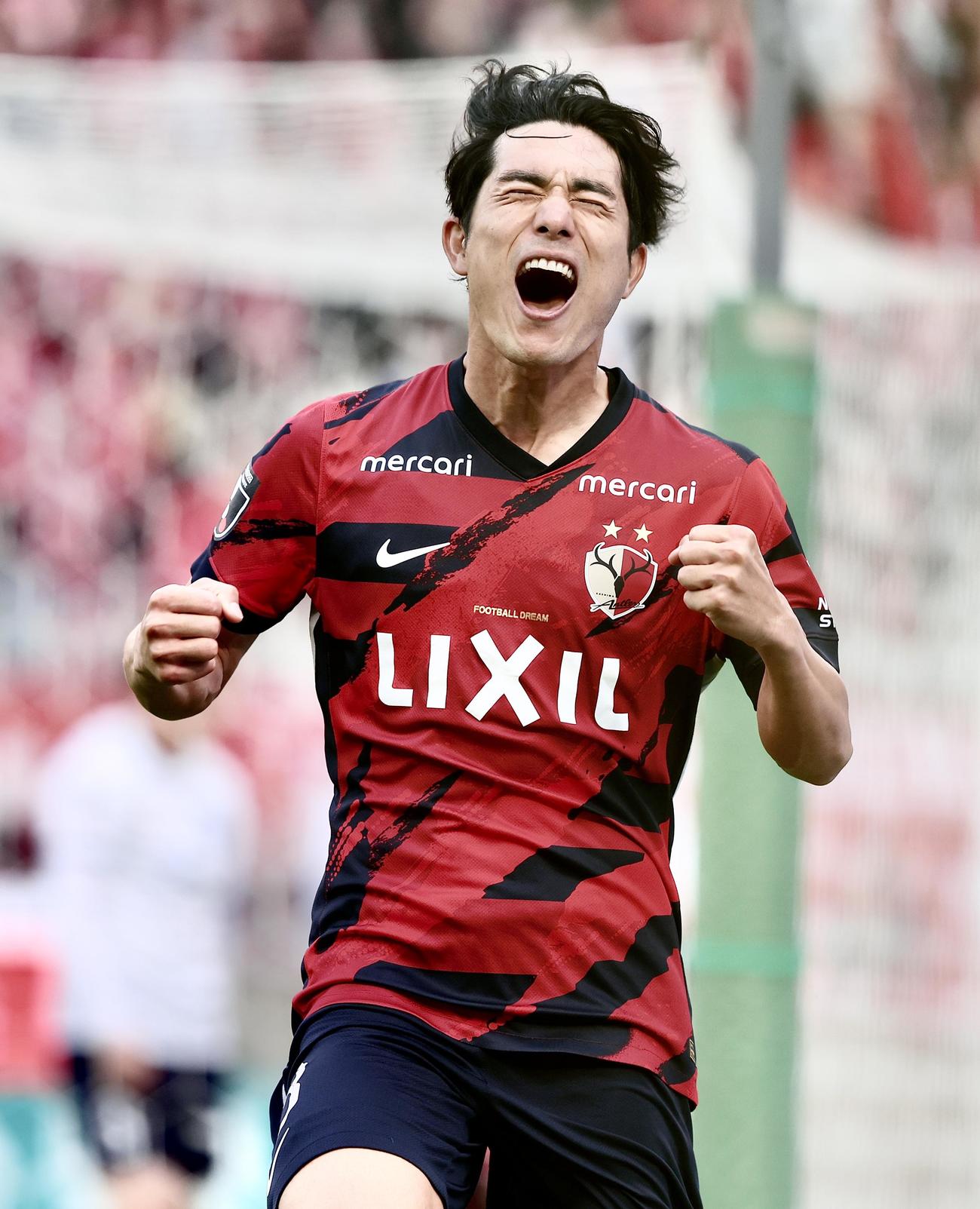 鹿島対横浜FC　後半、ゴールを決め雄たけびを上げる鹿島知念（撮影・河田真司）