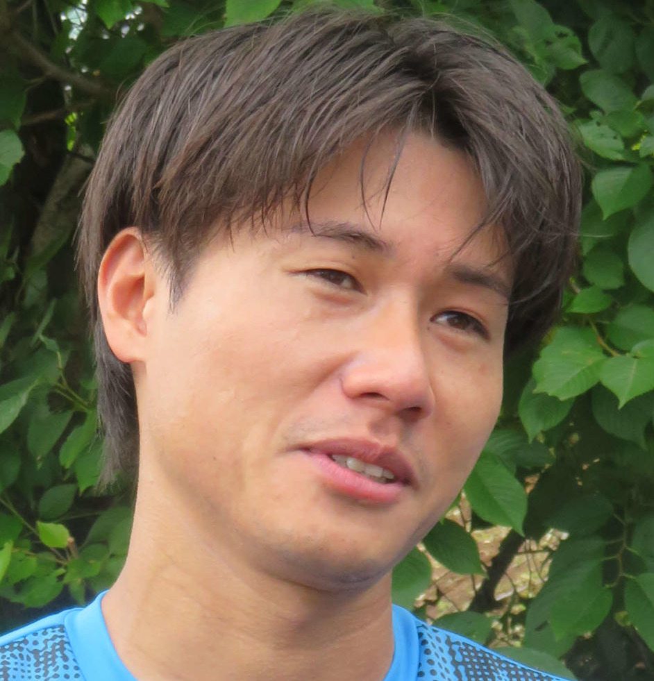 「右ヒラメ筋肉離れ」と診断された川崎F車屋紳太郎（2025年6月撮影）