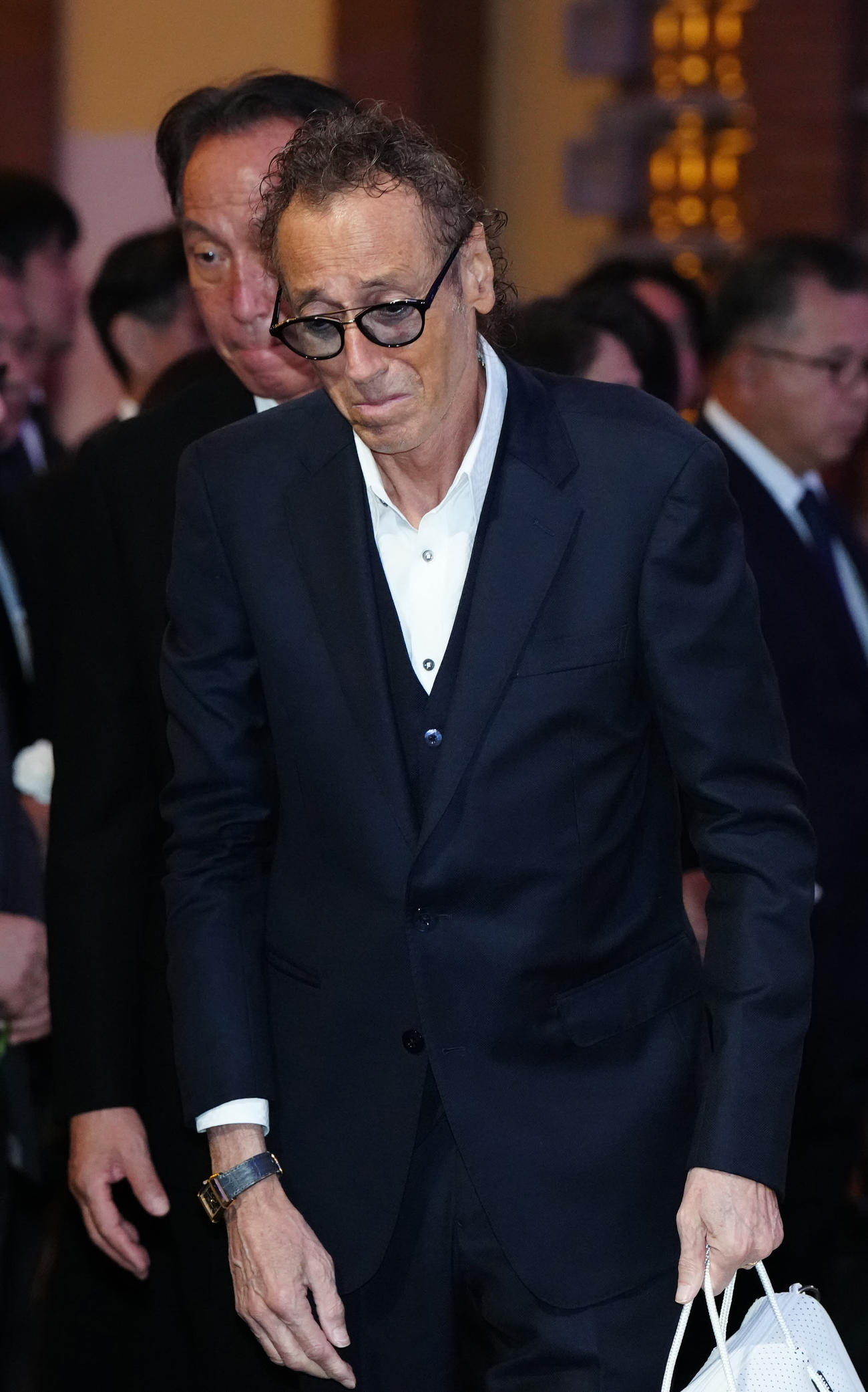 釜本邦茂さんのお別れの会で献花したラモス瑠偉氏（撮影・江口和貴）