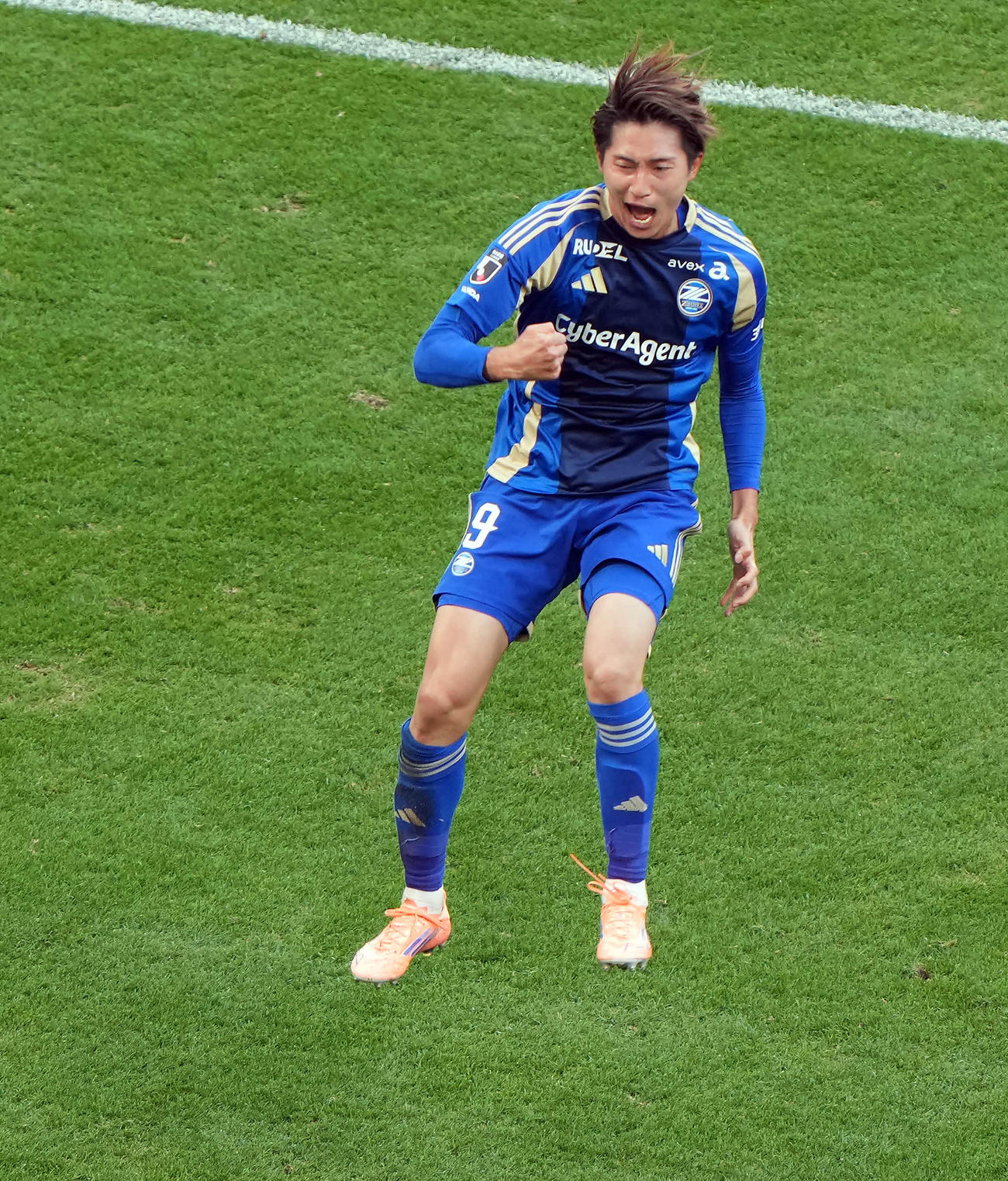 町田対神戸　後半、ゴールを決めた町田藤尾（撮影・たえ見朱実）