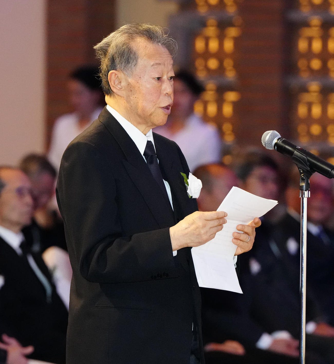 釜本邦茂さんのお別れの会で追悼の辞を述べるG大阪松下特別顧問（撮影・江口和貴）