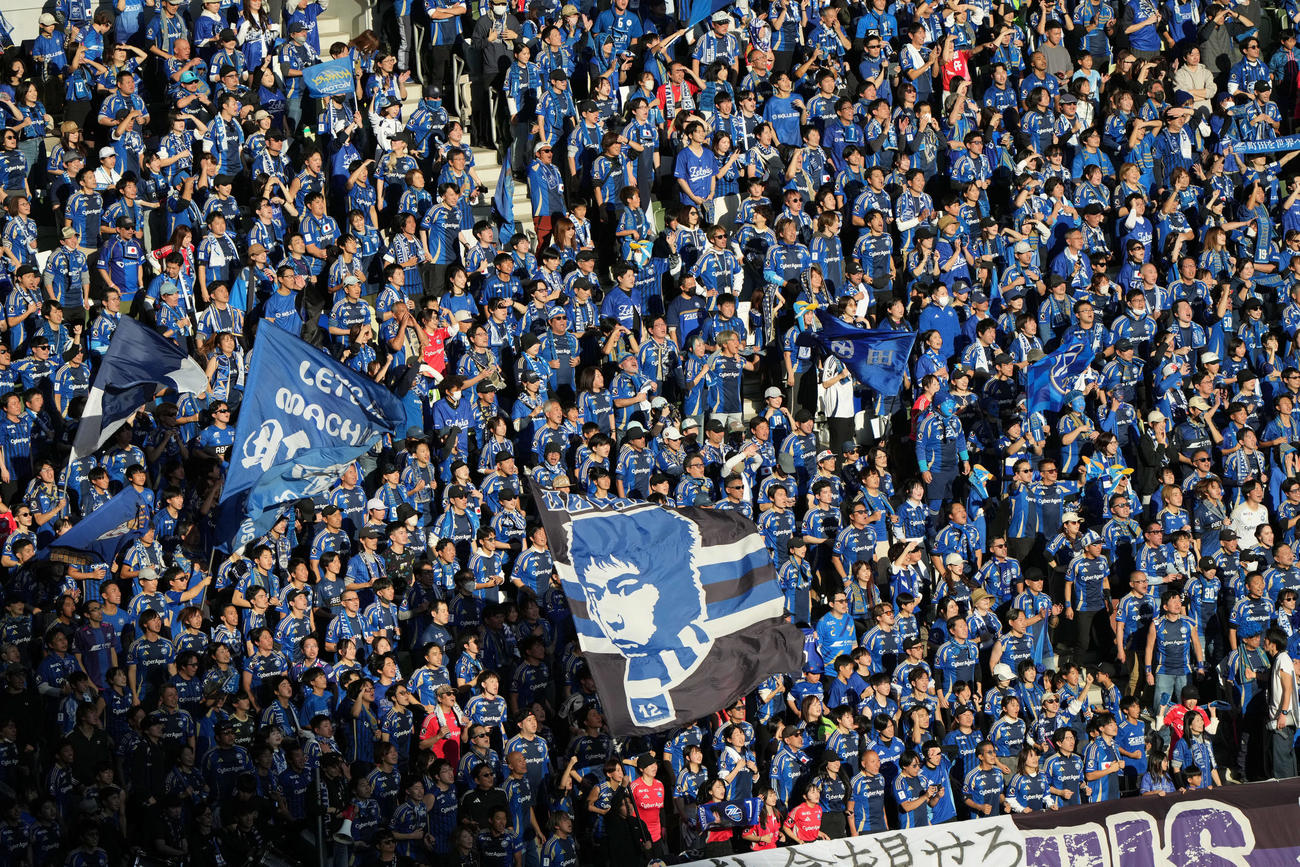 町田対神戸　前半、2－0と神戸を突き放し盛り上がる町田サポーター（撮影・たえ見朱実）