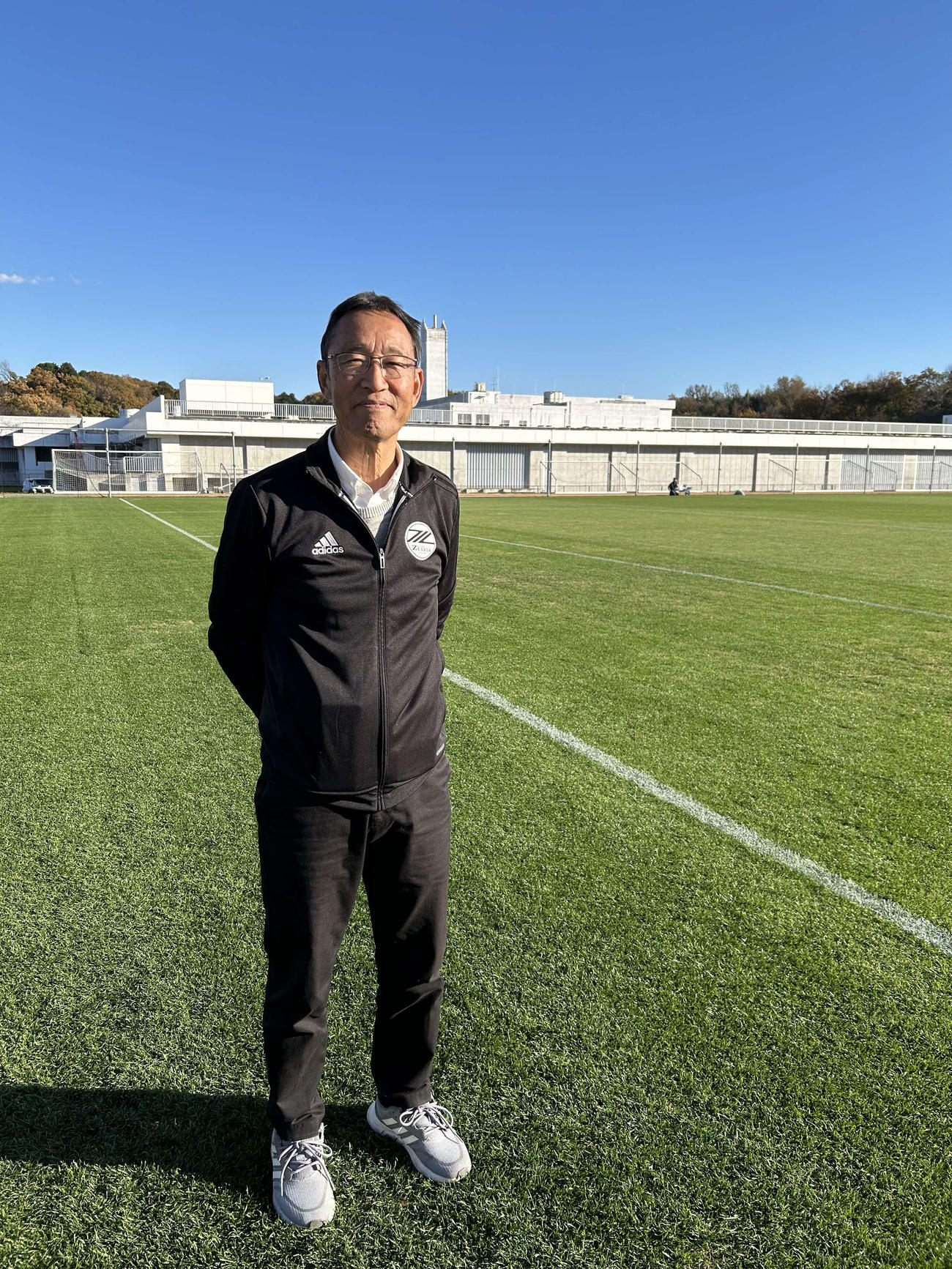 クラブの相談役を務める守屋実さん