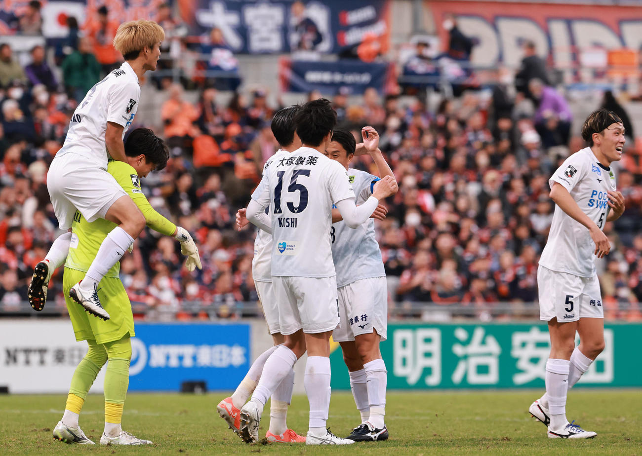 大宮対徳島　2－1で勝利し喜ぶ徳島の選手たち＝（撮影・野上伸悟）