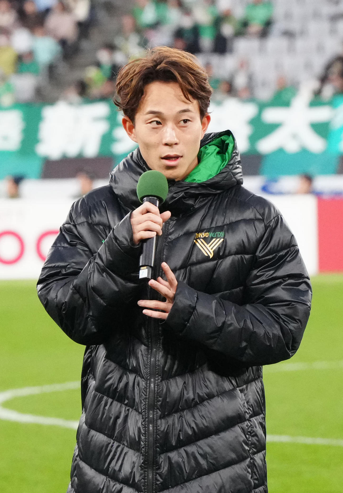 東京V対鹿島　試合後、ホーム最終戦セレモニーであいさつする東京V森田（撮影・江口和貴）