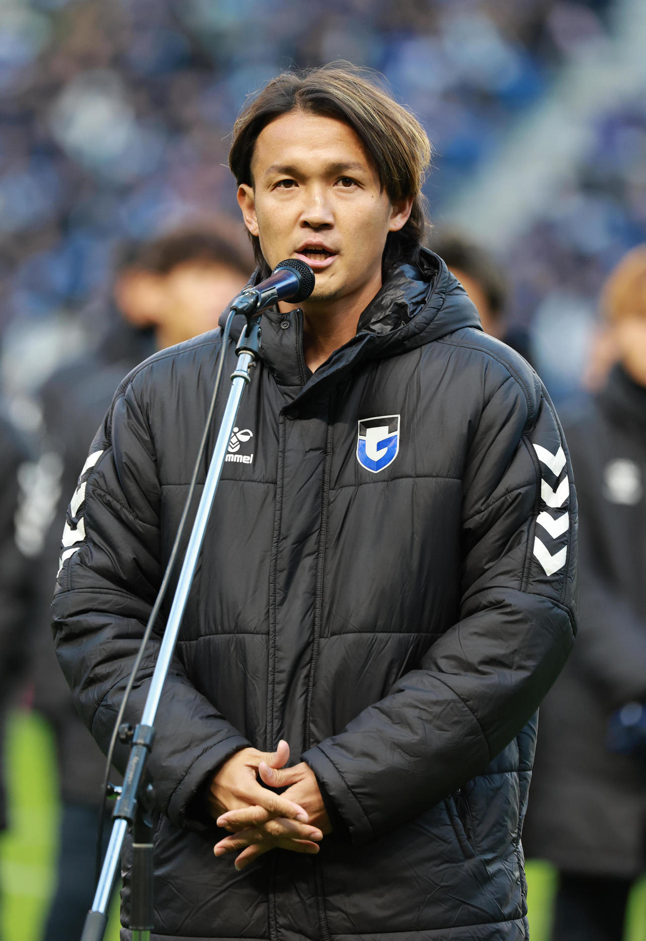 最終戦セレモニーであいさつするG大阪宇佐美（撮影・上田博志）