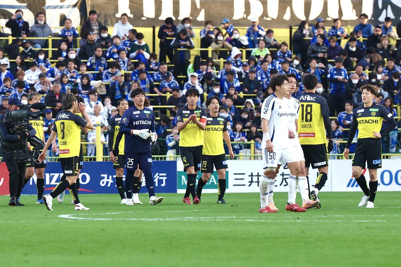 J1　柏対町田　勝利した柏の選手たち（撮影・宮地輝）