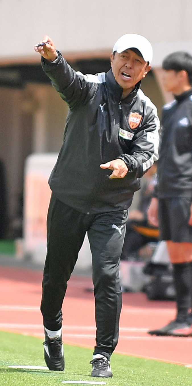 清水ユースの沢登監督（25年４月撮影）