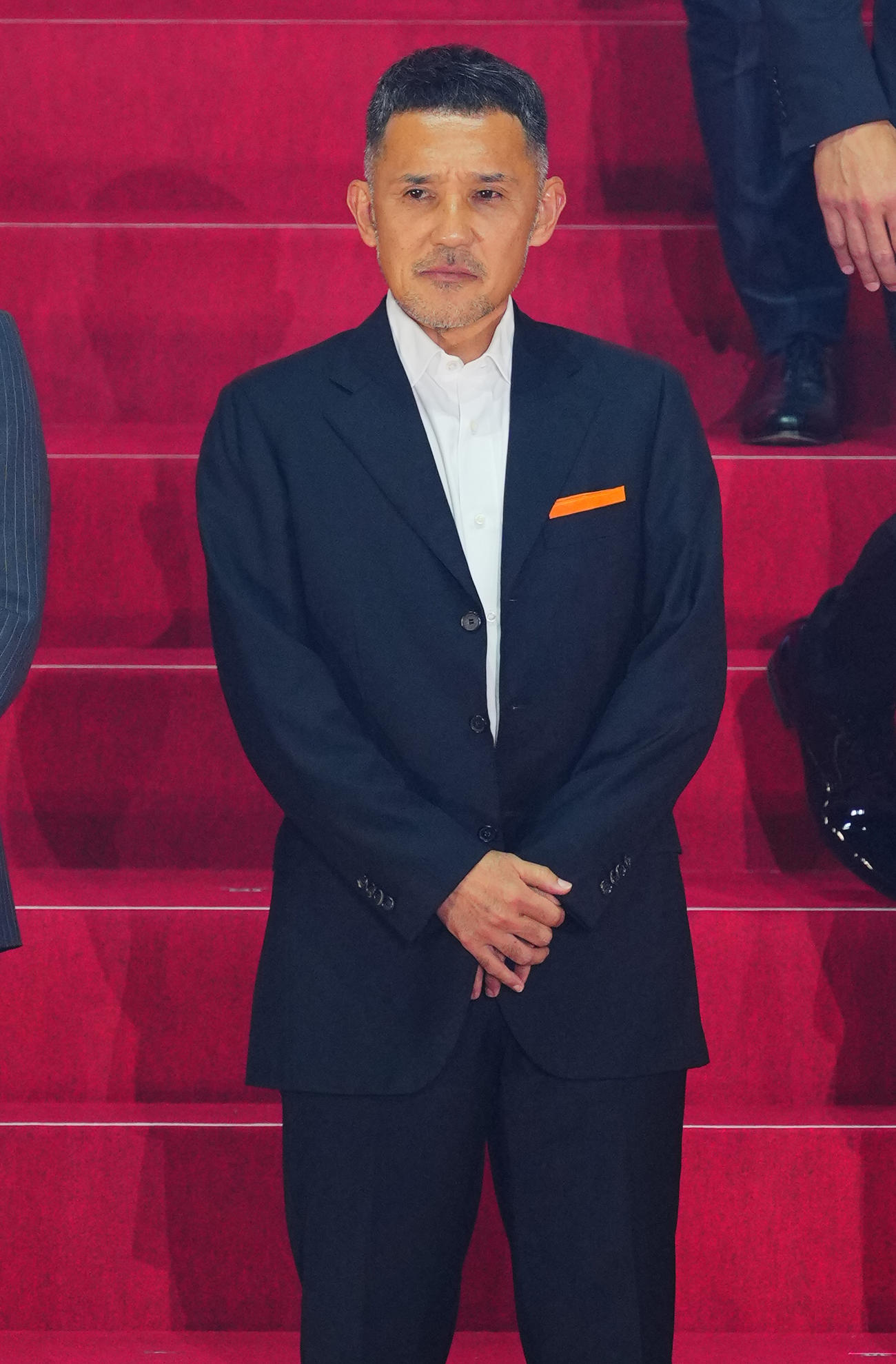 2025Jリーグアウォーズで功労選手・功労審判員賞之表彰式に臨む伊東氏（撮影・垰建太）