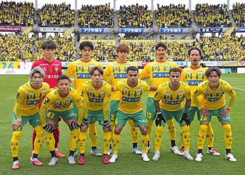 徳島戦に臨む千葉イレブン（共同）
