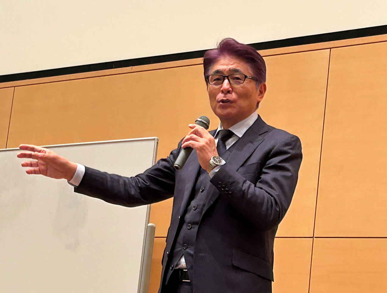 日本代表の山本昌邦ナショナルダイレクターが母校・国士舘大で学生たちに向けて講演した