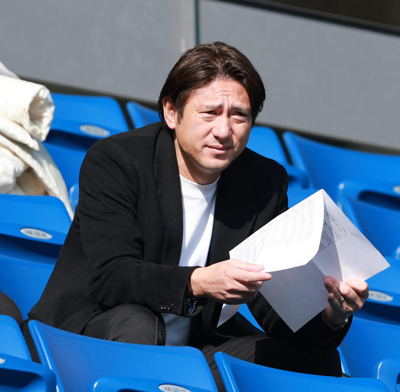 トライアウトを視察するいわてグルージャ盛岡・水野GM（撮影・上田博志）