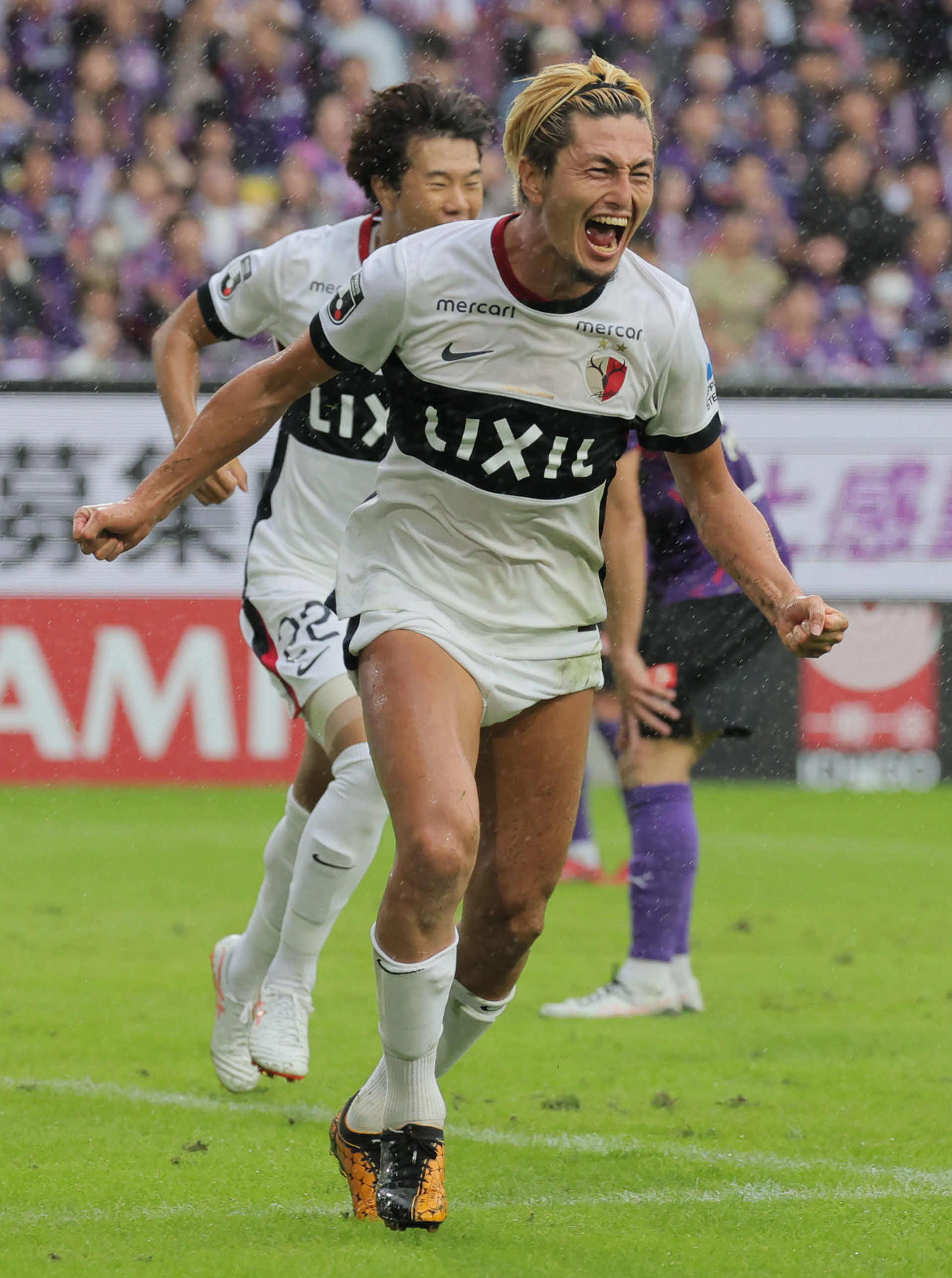 10月の京都戦、後半に同点ゴールを決め歓喜する鹿島鈴木