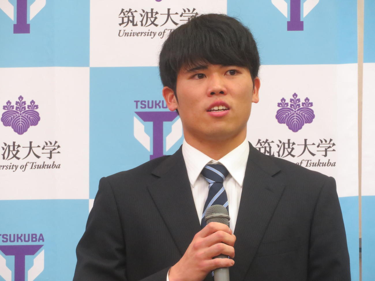 筑波大学蹴球部プロ内定者会見に出席した浦和レッズ内定GK佐藤瑠星（撮影・佐藤成）