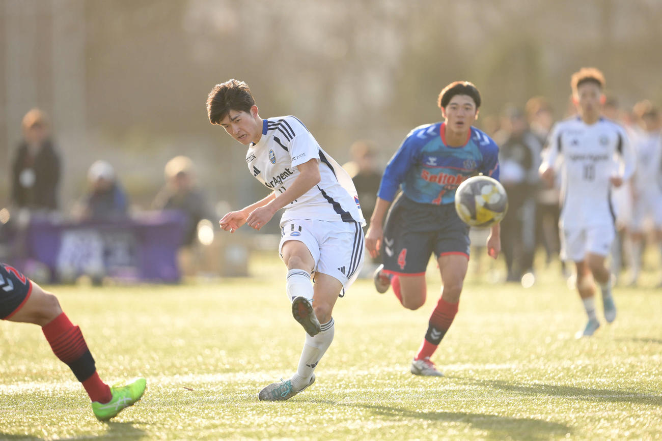ゴールを決める町田ユースFW林夏生（C）FCMZ
