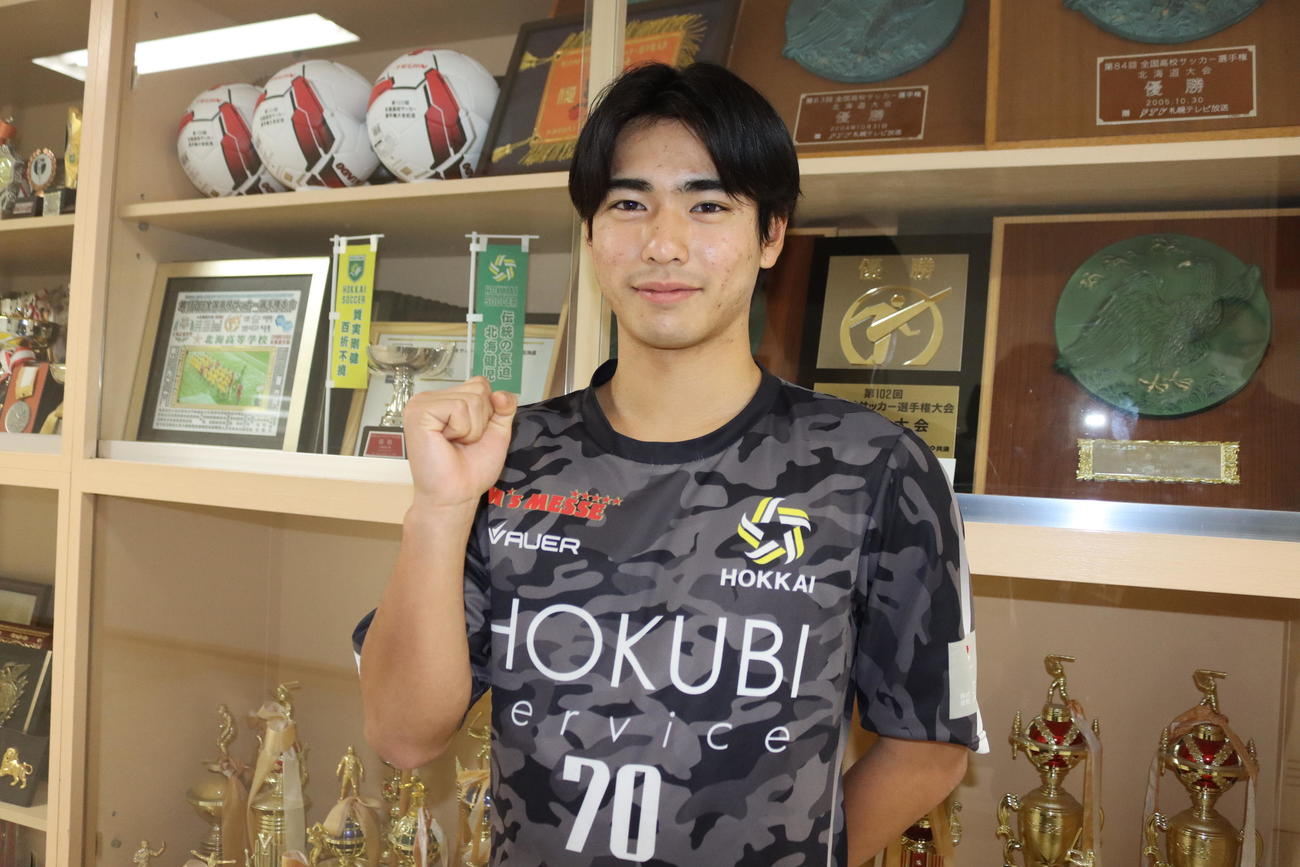 全国高校サッカー選手権に向けて練習する北海の曵地主将（撮影・保坂果那）