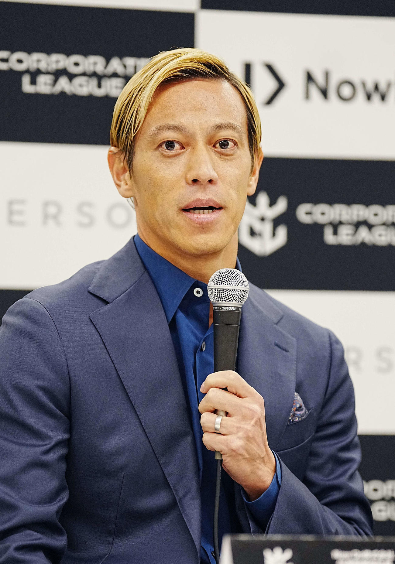 「CORPORATE LEAGUE」構想発表記者会見に臨むNow Do株式会社代表取締役の本田氏（撮影・小沢裕）