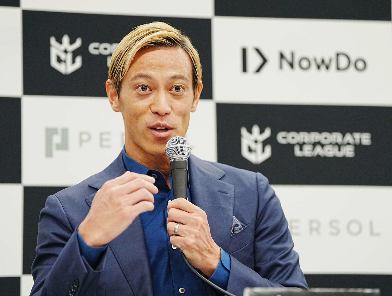「CORPORATE LEAGUE」構想発表記者会見に臨むNow Do株式会社代表取締役の本田氏（撮影・小沢裕）