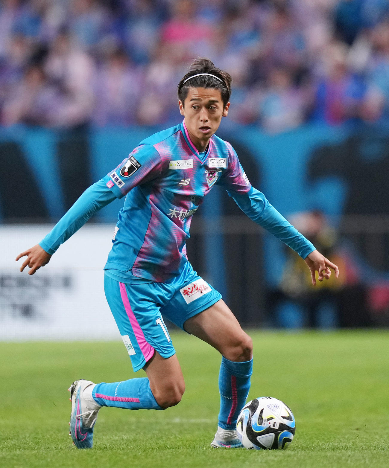 ドリブルする鳥栖・西川潤（2023年5月撮影）