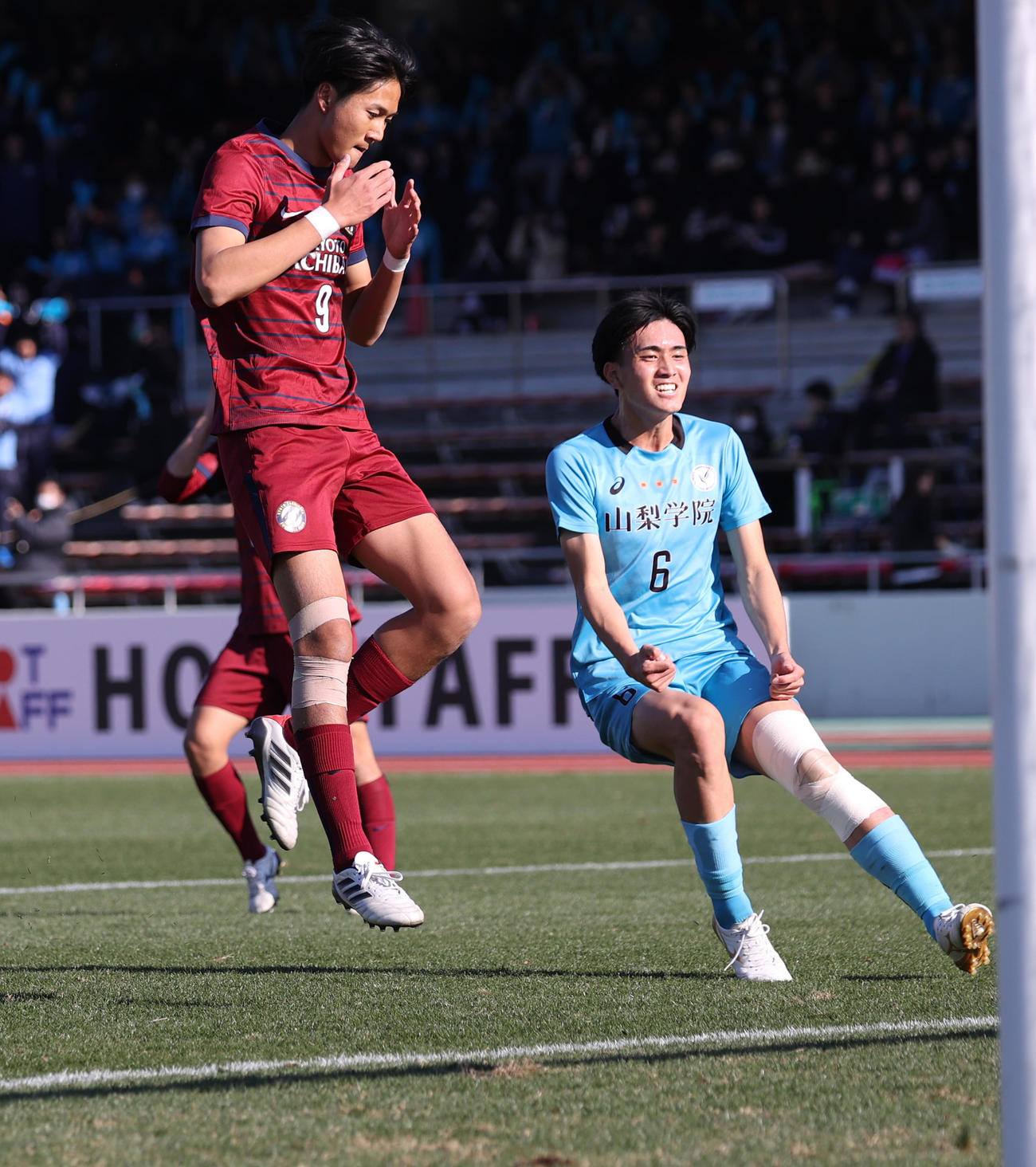 山梨学院対京都橘　後半、PKを外す京都橘・伊藤（撮影・水谷安孝）