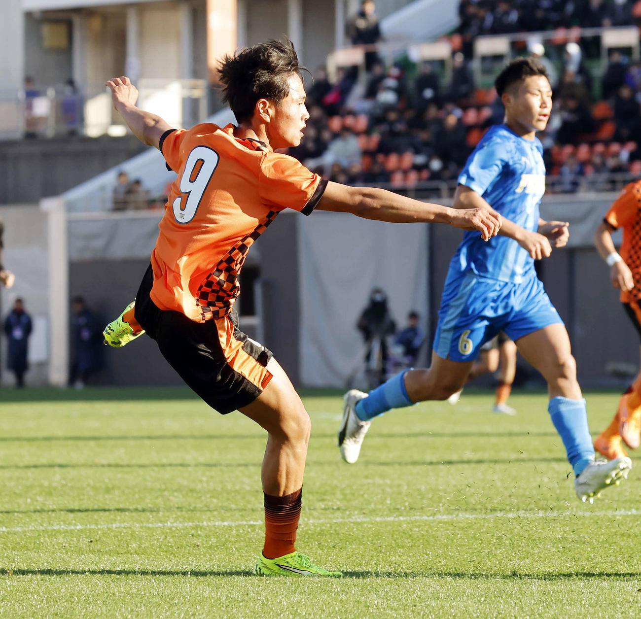 福井商対高川学園　前半、ゴールを決める高川学園・原田（撮影・山本朝陽）