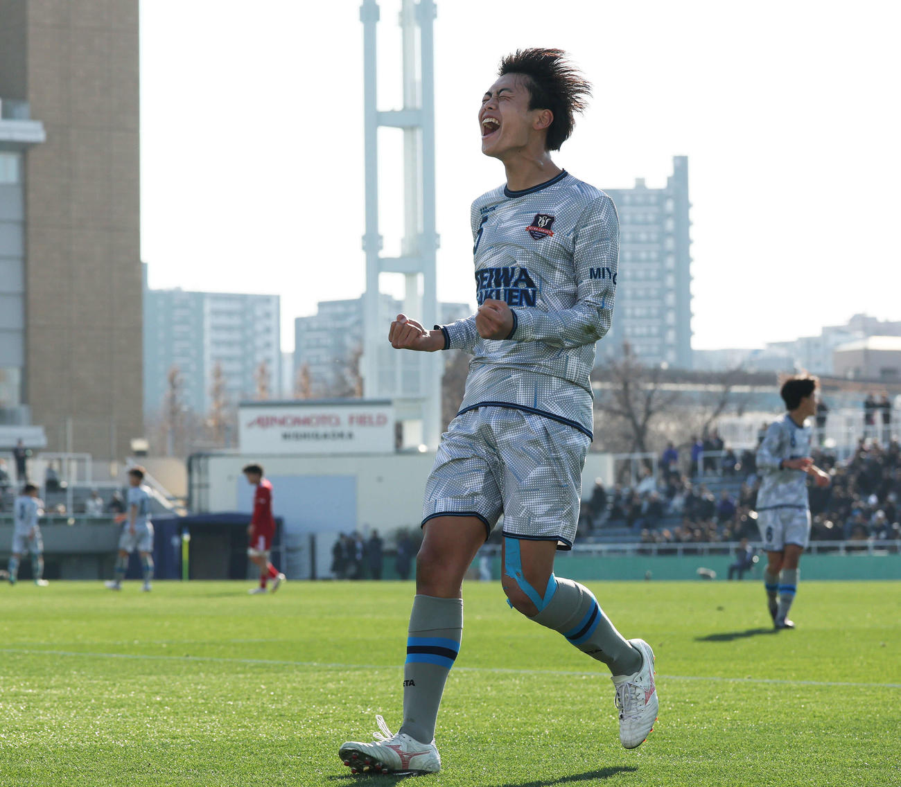聖和学園対那覇西　後半、ゴールを決め喜ぶ聖和学園・川上（撮影・宮地輝）
