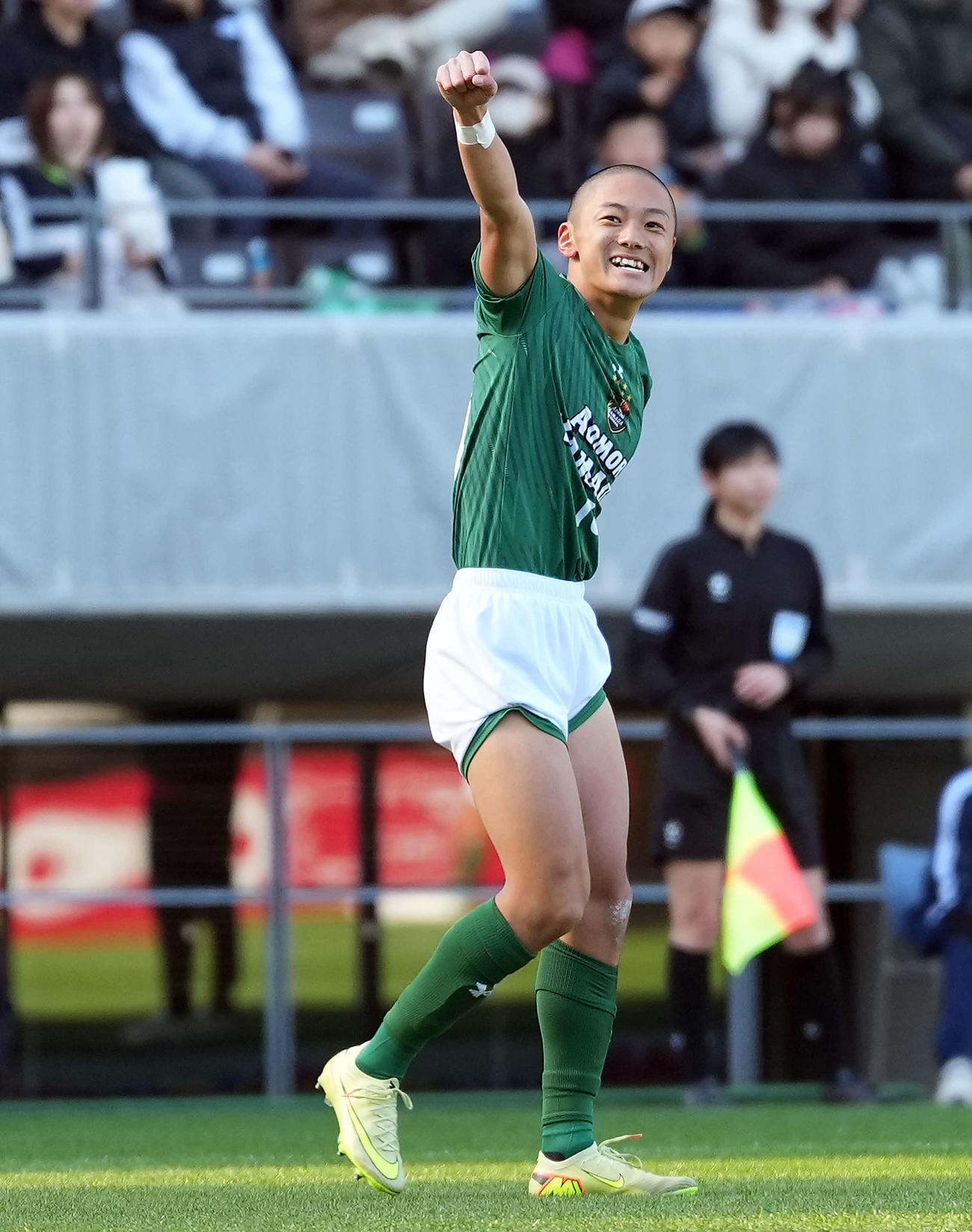 青森山田対初芝橋本　前半、先制ゴールを決め喜ぶ青森山田・杉山（撮影・たえ見朱実）
