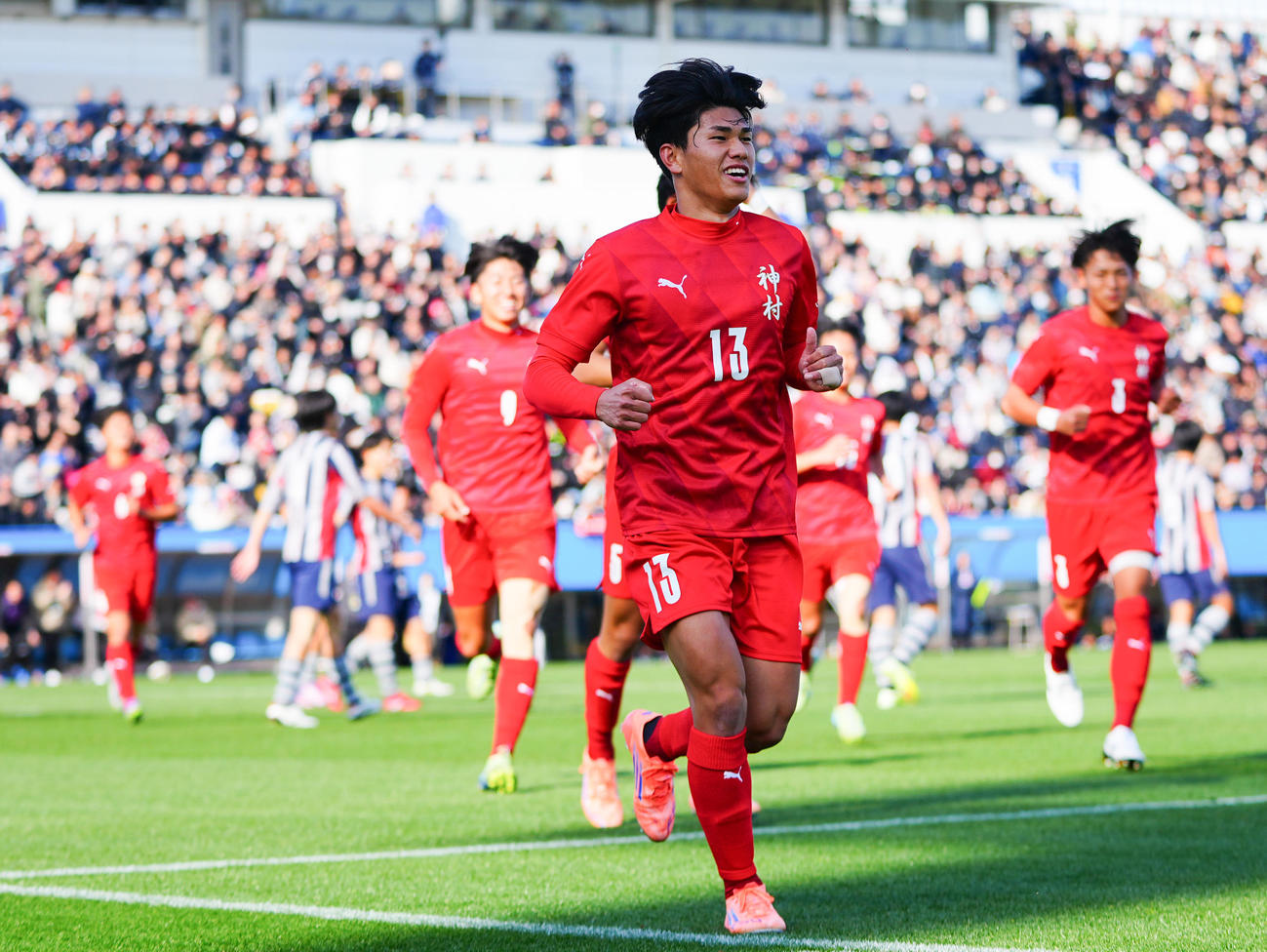 東海学園対神村学園　前半、チーム2点目のゴールを決め喜ぶ神村学園・日高（撮影・垰建太）