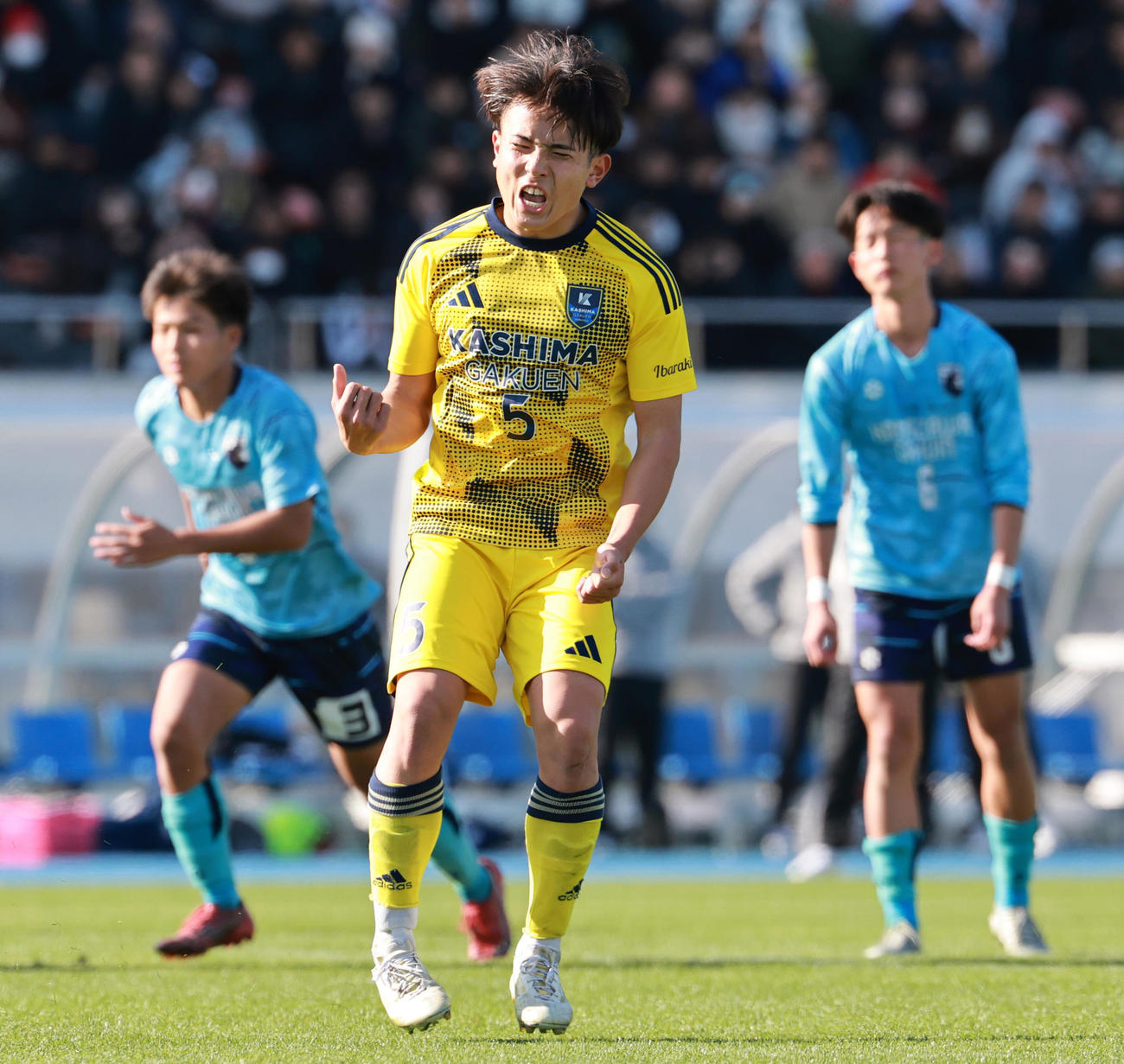 金沢学院大付対鹿島学園　後半、PKで先制ゴールを決め喜ぶ鹿島学園・清水（撮影・野上伸悟）