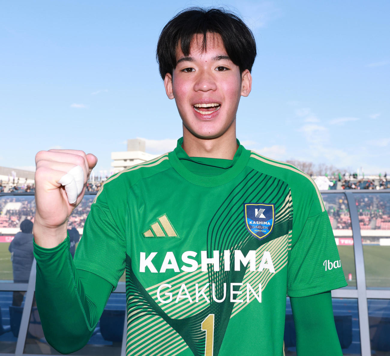 金沢学院大付対鹿島学園　勝利を喜ぶ鹿島学園GKプムラピー（撮影・野上伸悟）