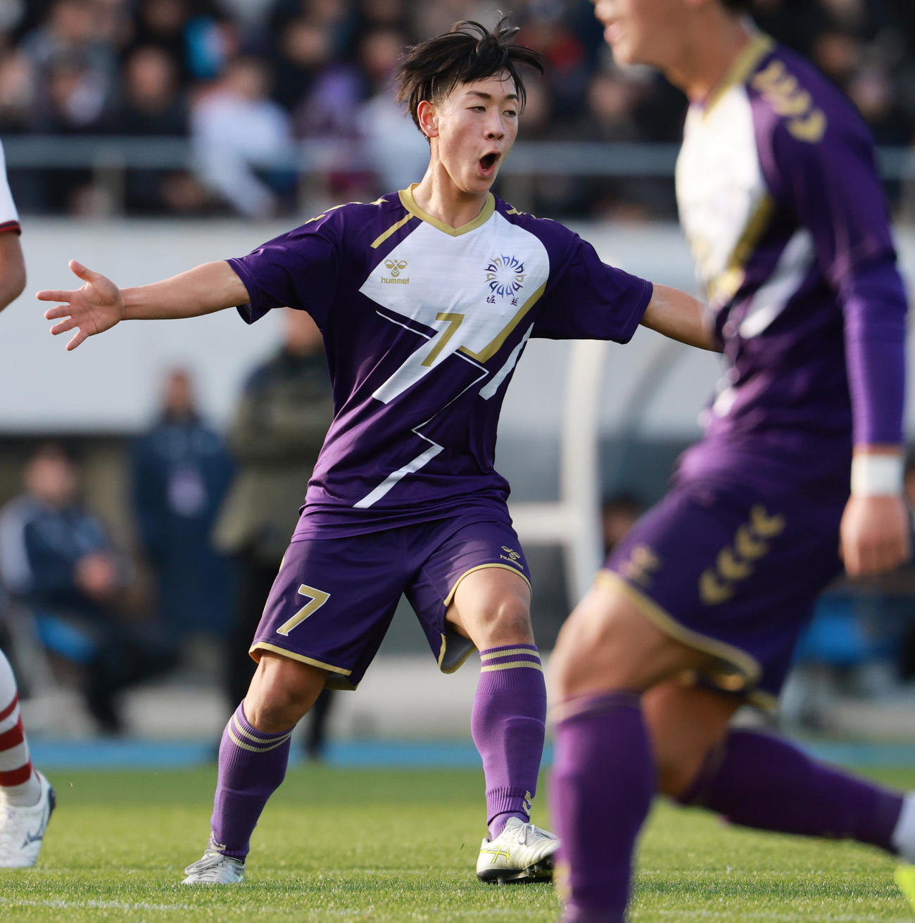 堀越対宇治山田商　前半、ゴールを決め喜ぶ堀越・谷口昊（撮影・野上伸悟）