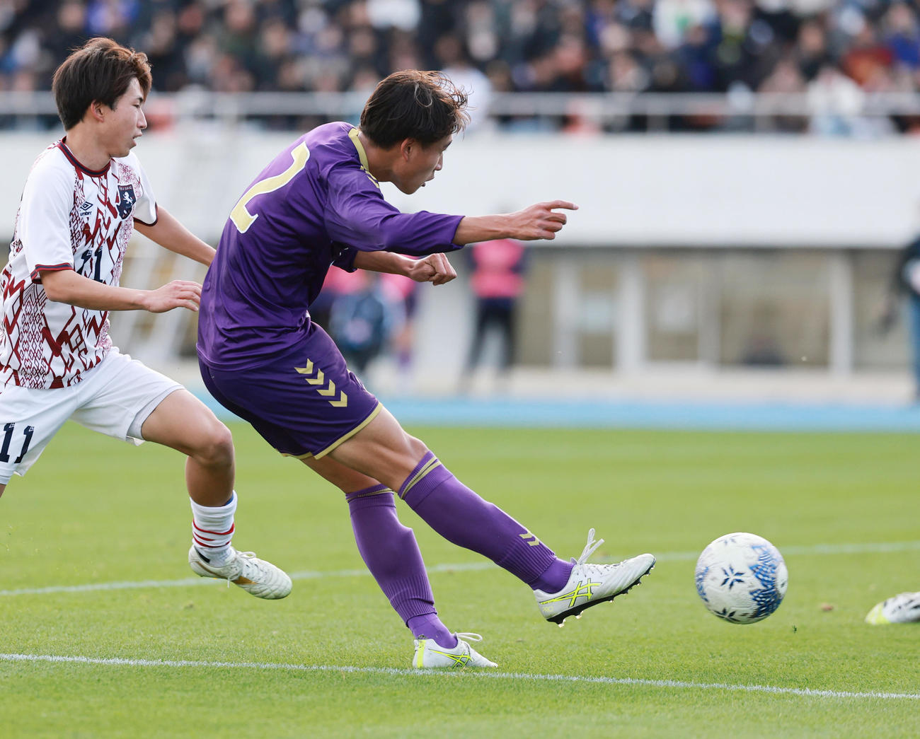堀越対宇治山田商　後半、堀越・杉村がゴールを決め7－0となる（撮影・野上伸悟）
