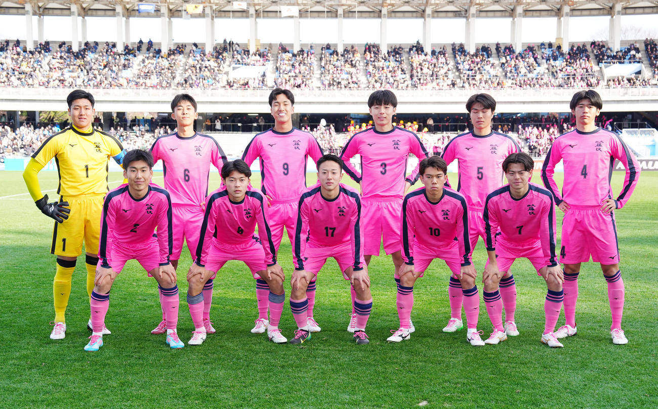 聖和学園対日大藤沢　試合前、集合写真に納まる日大藤沢の選手たち（撮影・江口和貴）