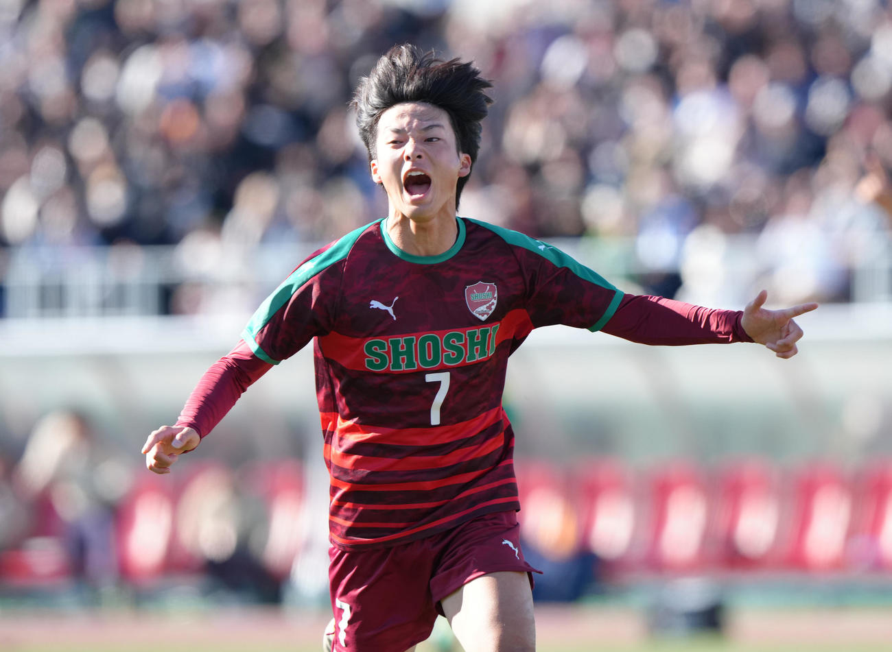 尚志対帝京長岡　後半、先制点を決め喜ぶ尚志・臼井（撮影・足立雅史）